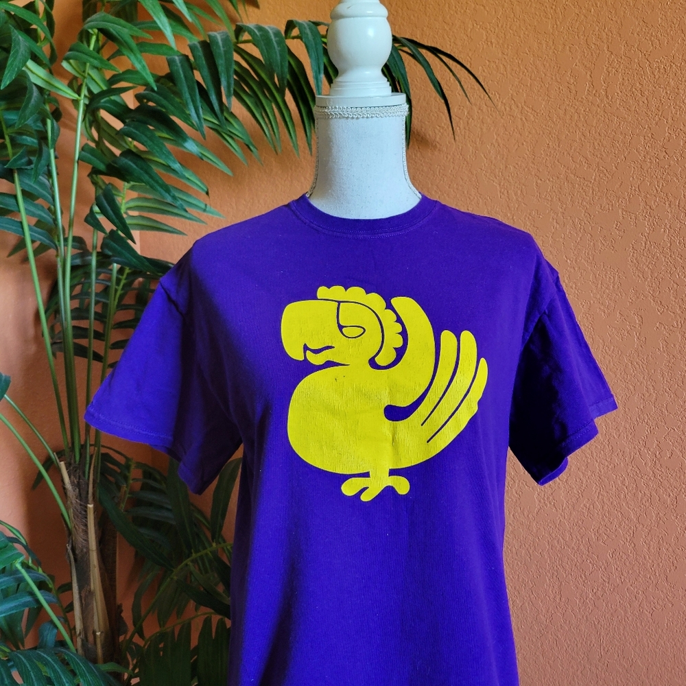 3/$25 Purple Parrots Legends of the Hidden Temple Tee Shirt Medium Cotton 90s